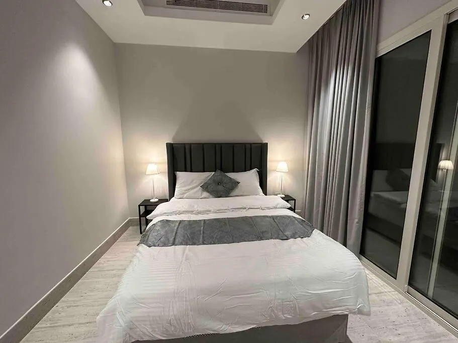 Great Luxary Apt In Almajdeah With Roof リヤード