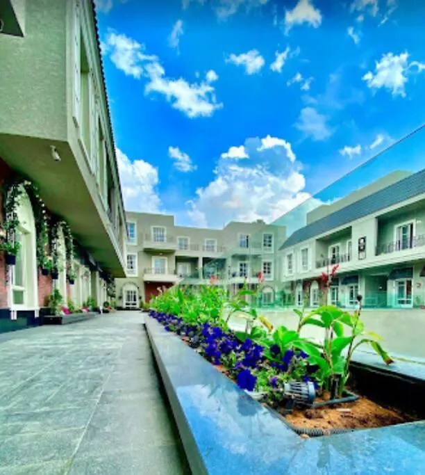 Great Luxary Apt In Almajdeah With Roof リヤード